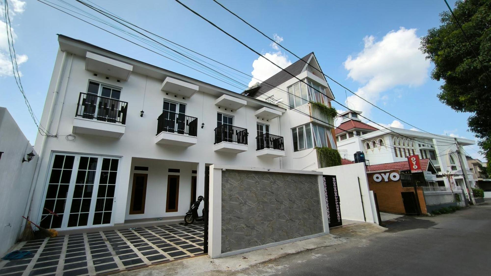 House Of Bedjo Powered By Cocotel يوغياكارتا المظهر الخارجي الصورة